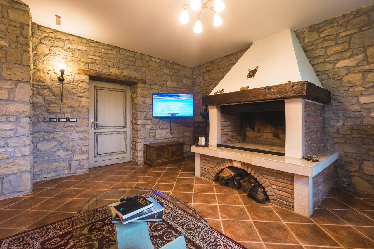 Palazzo Angelica B&B Adults Only Oprtalj ภายนอก รูปภาพ