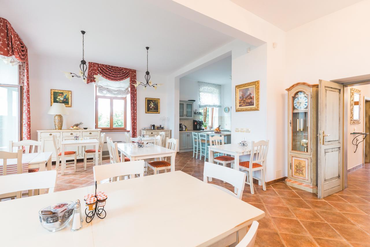 Palazzo Angelica B&B Adults Only Oprtalj ภายนอก รูปภาพ
